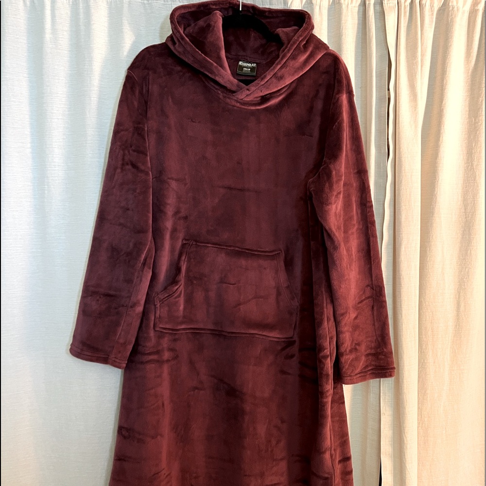 Hooded pullover lounge robe